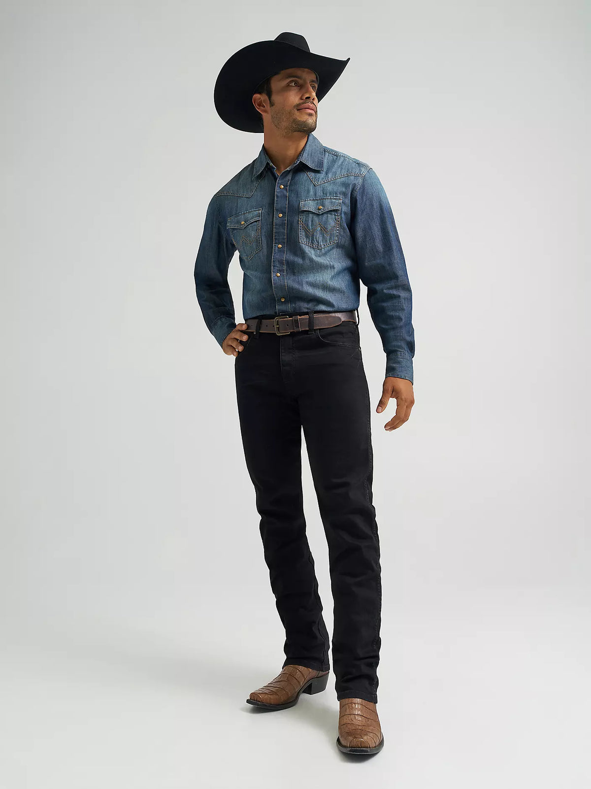 Wrangler® Retro® Men's Slim Straight Jean Blackwell