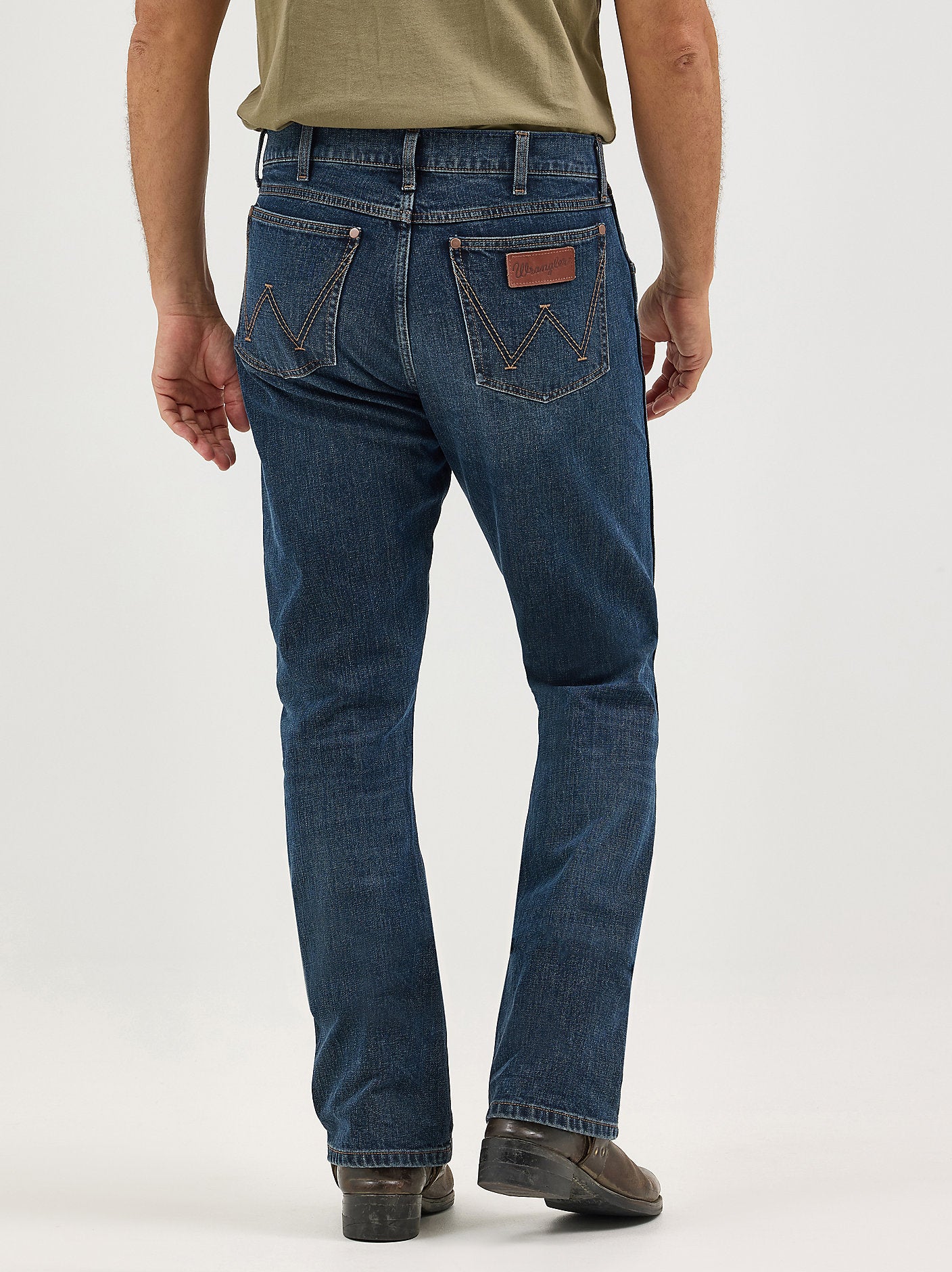 Men's Wrangler Retro® Slim Fit Bootcut Jean in Oakdale