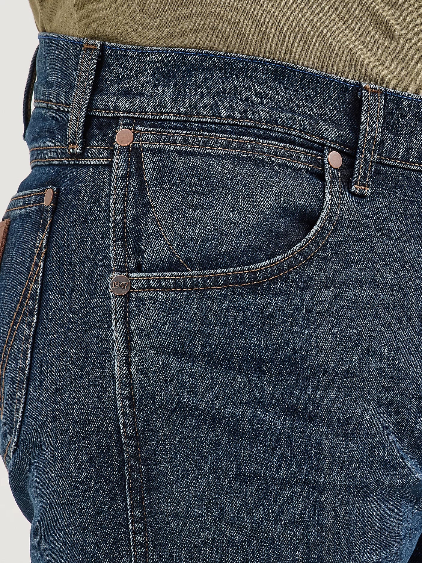 Men's Wrangler Retro® Slim Fit Bootcut Jean in Oakdale