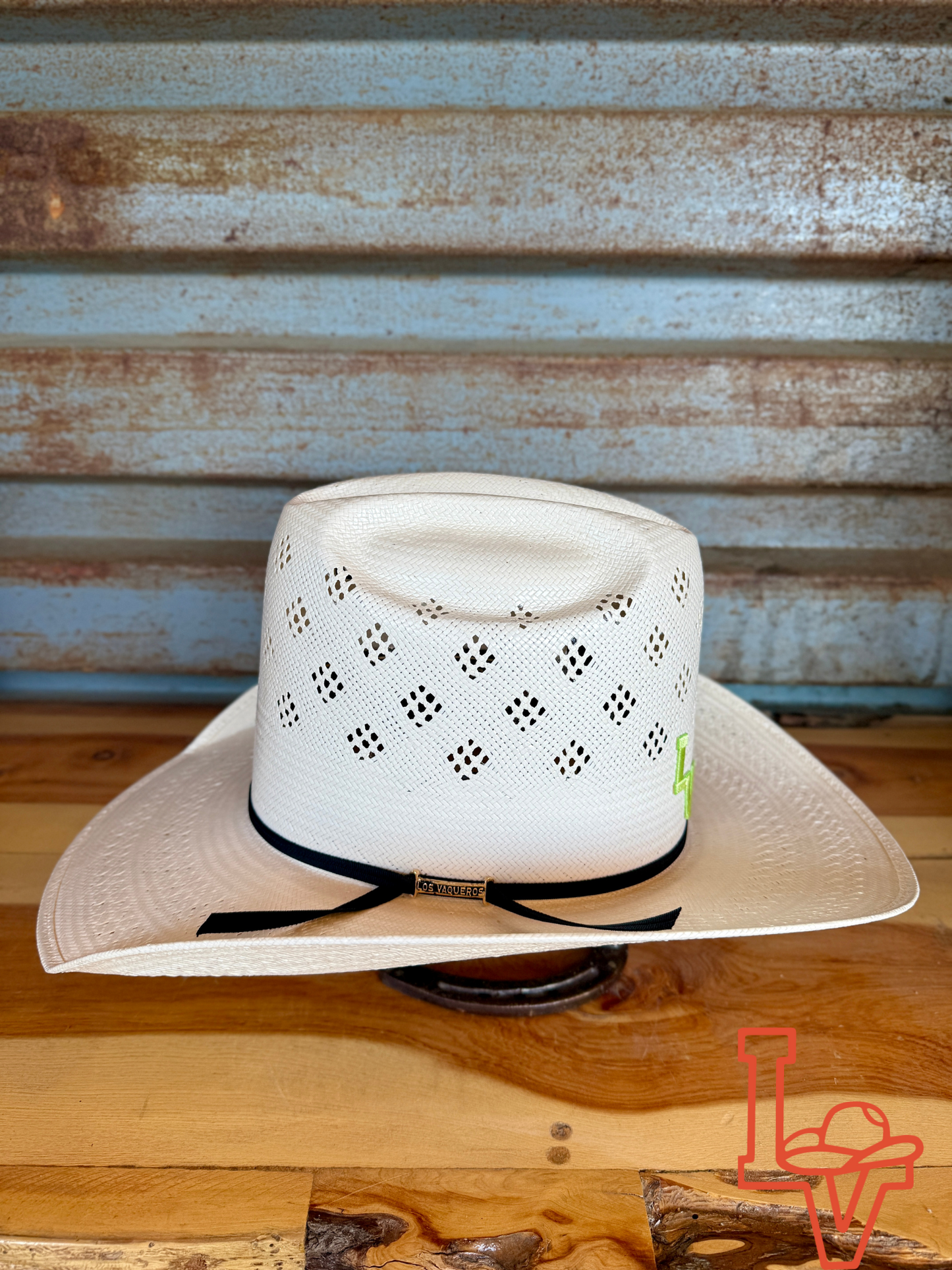 Los Vaqueros Straw Hat Tall Crown Diamond Conley White