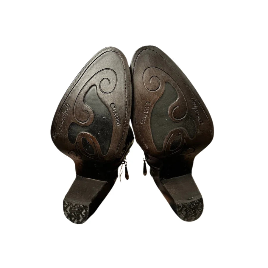 Cuadra Ladies Grey Laser And Embroidery Round Toe Ankle Boot