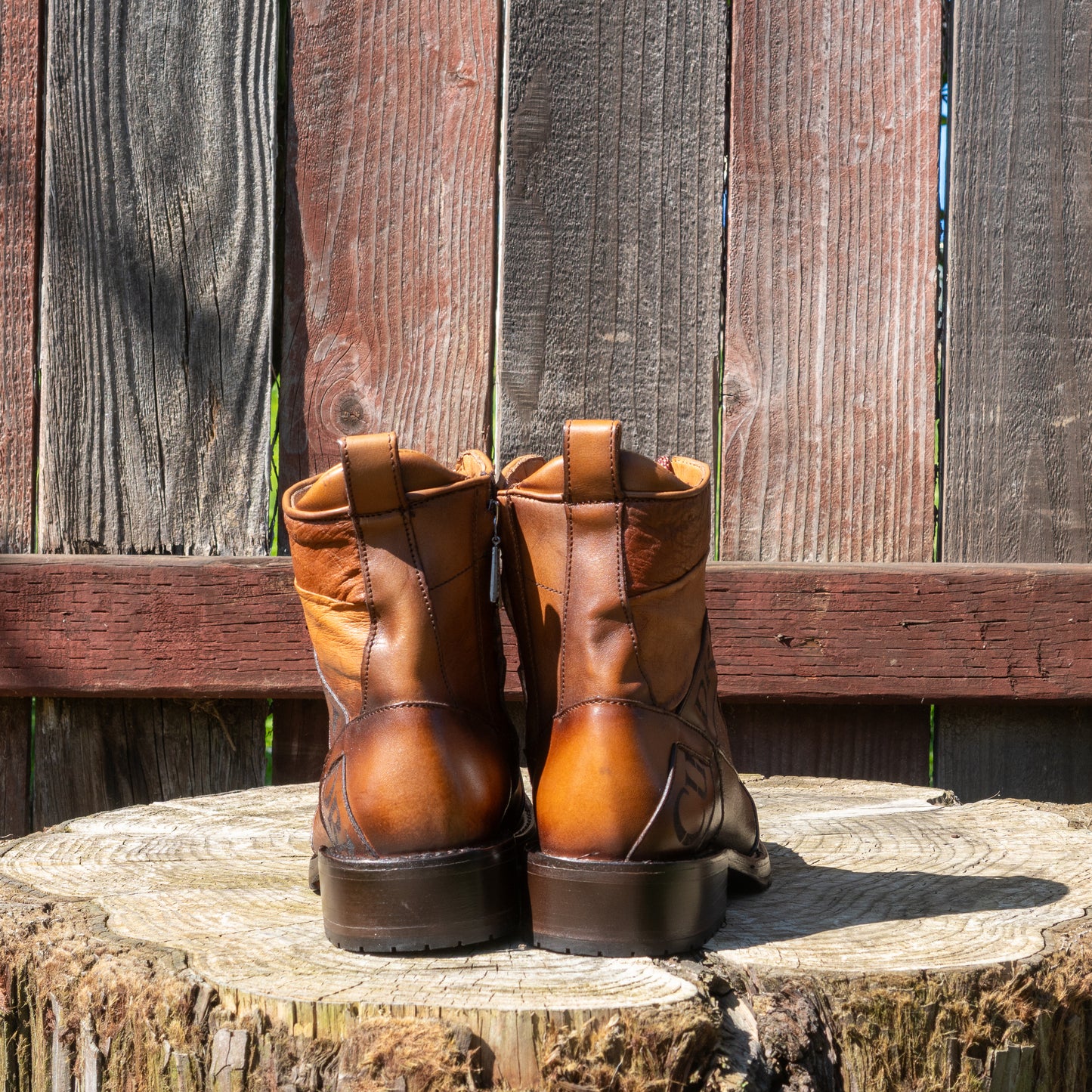 Cuadra Men's Brandy Ostrich Lace Up And Laser Round Toe Boots