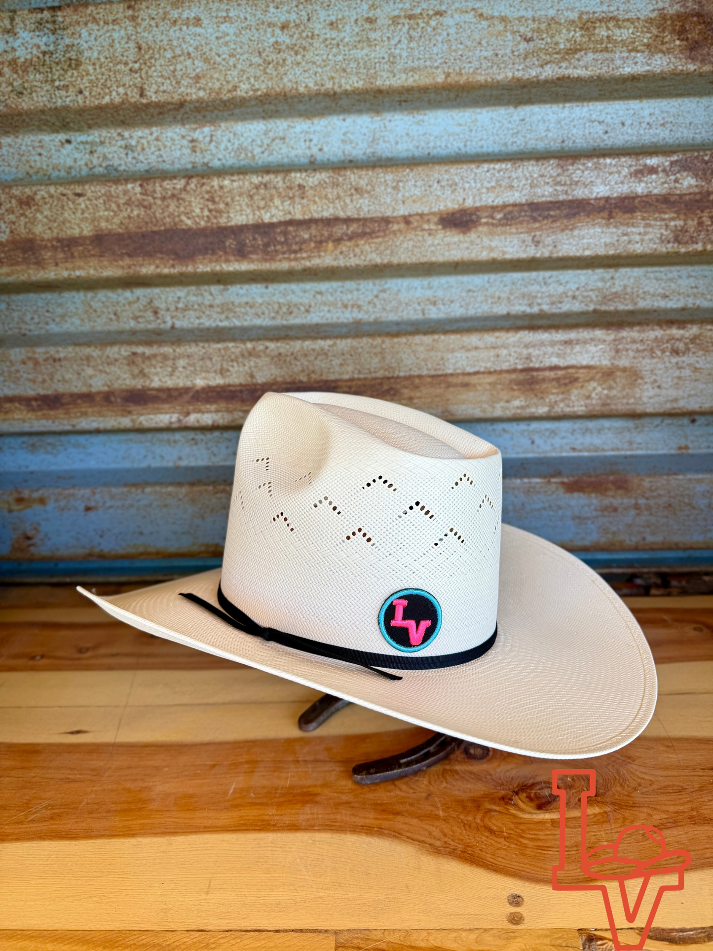 Los Vaqueros Straw Hat Tall Crown Mountains White