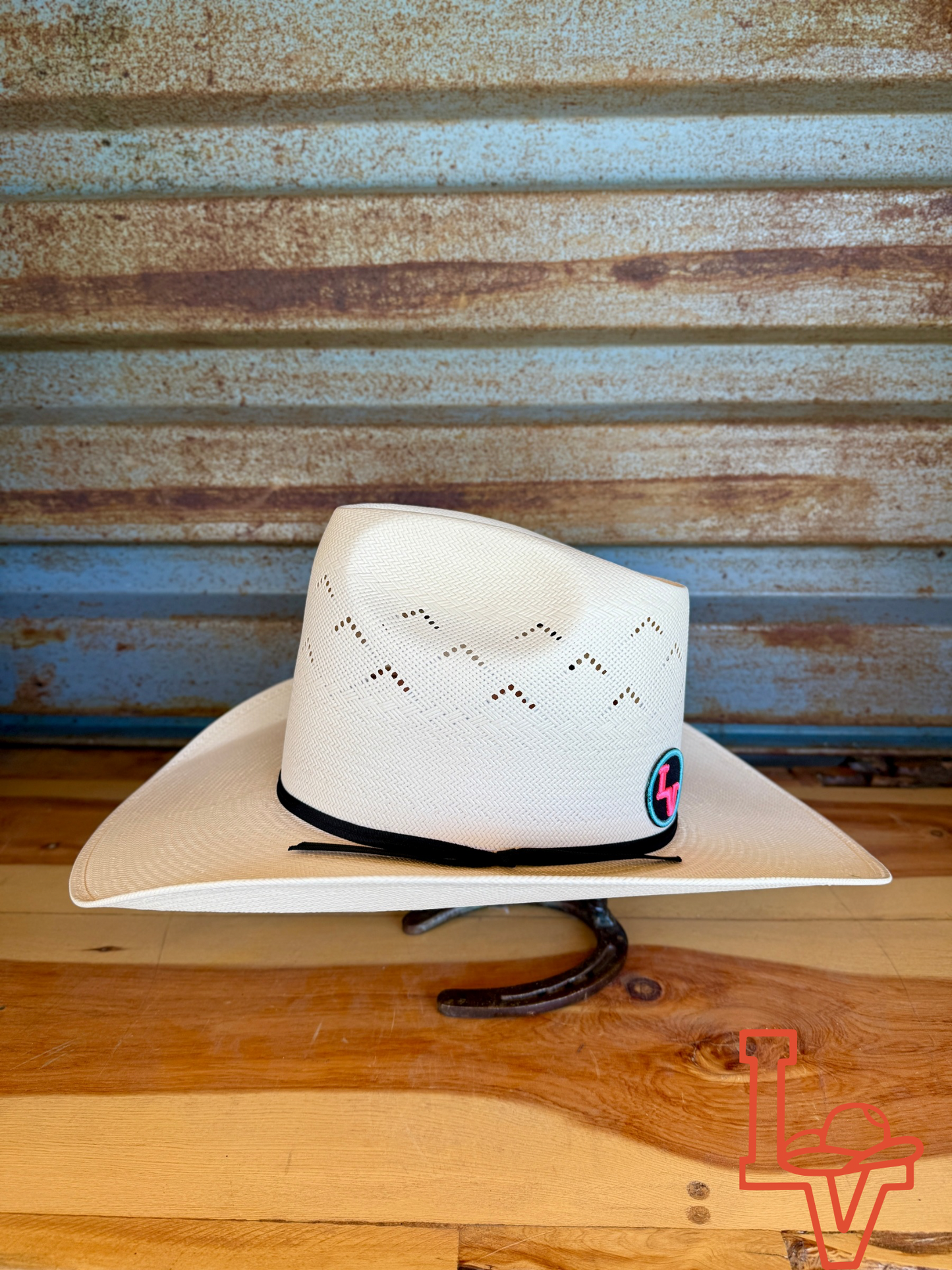 Los Vaqueros Straw Hat Tall Crown Mountains White