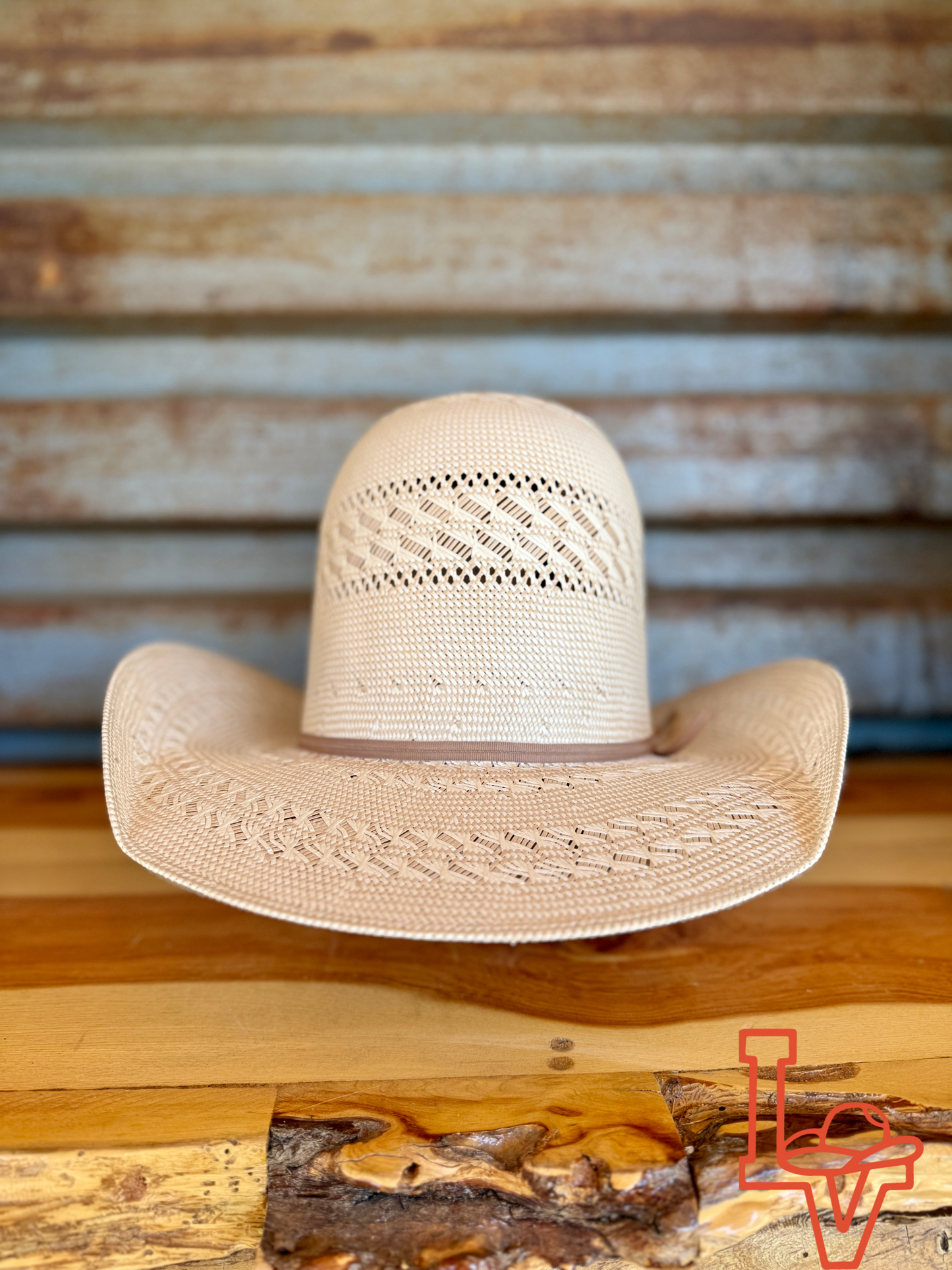Los Vaqueros Straw Hat Tall Crown Ties Tan White
