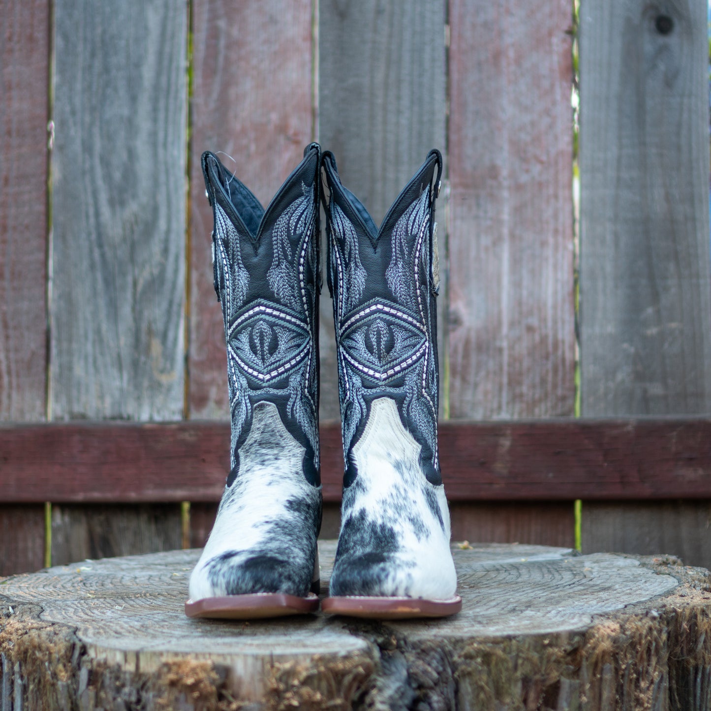 Tanner Mark Boots Women's TML207139 Hair On Cowhide Black & White