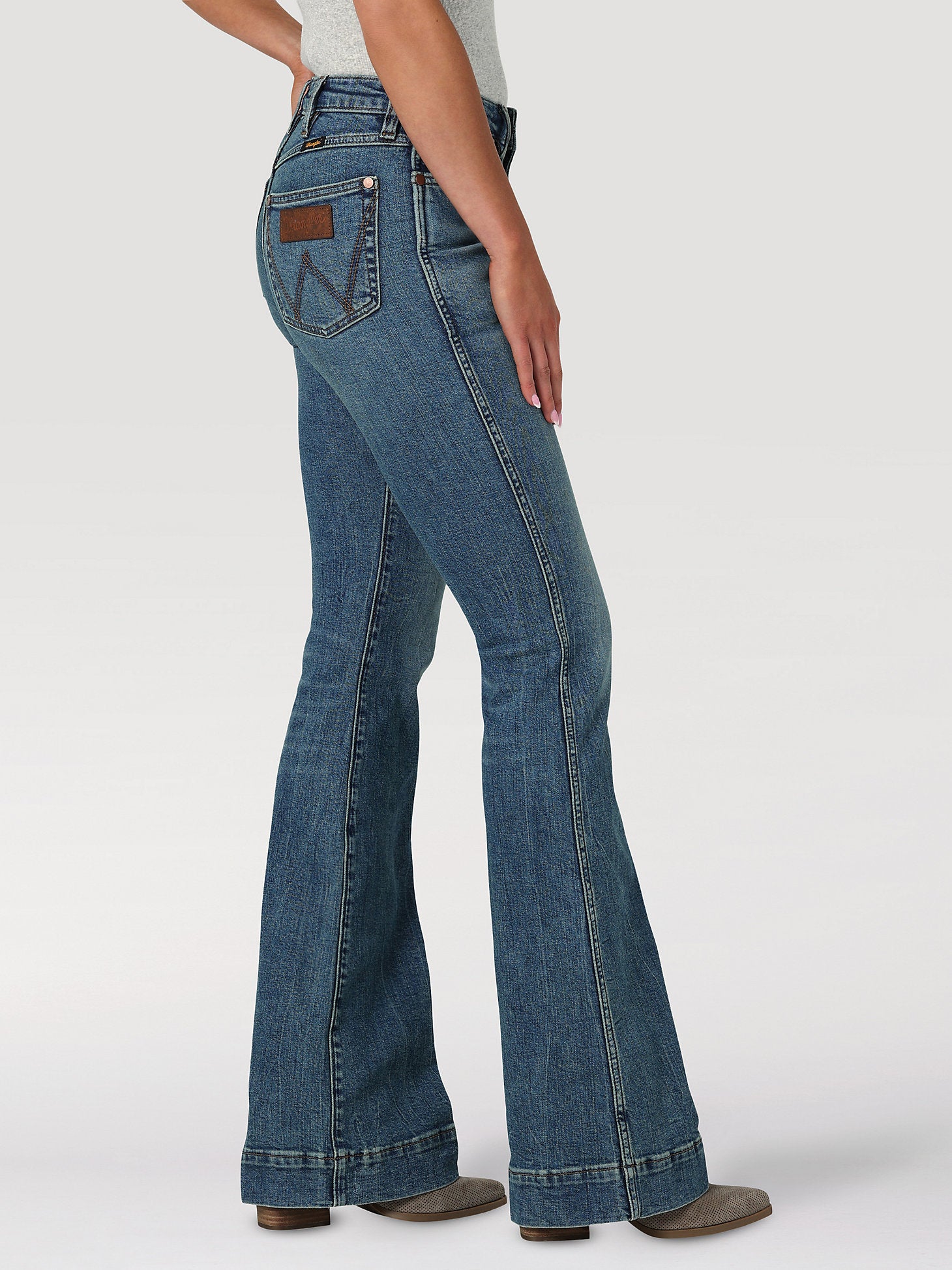 Women\'s Wrangler Retro® Premium High Rise Trouser Jean In Briley – Los  Vaqueros Western Wear