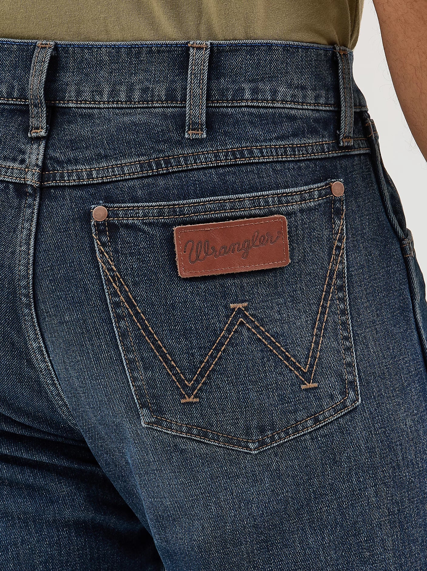 Men's Wrangler Retro® Slim Fit Bootcut Jean in Oakdale
