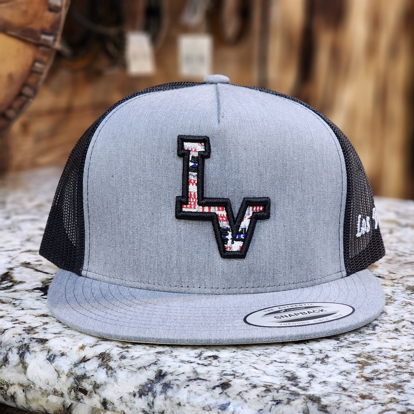 Los Vaqueros LV Logo Red/Blue Snapback Grey/Black Aztec