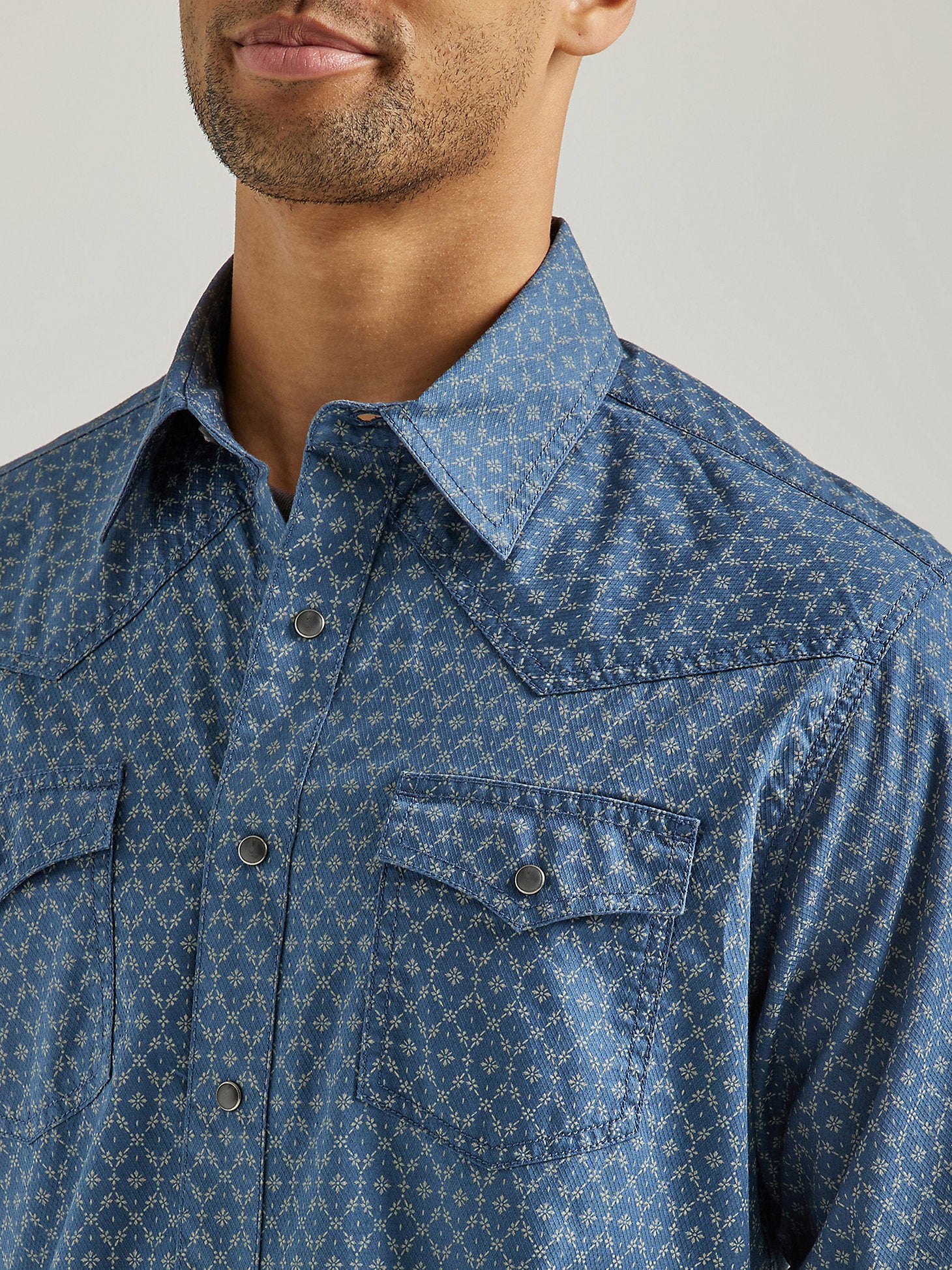 Wrangler Blue Patches Print Retro Premium Patchwork - Size Men's Snap Western Shirt 112324850 - Size M