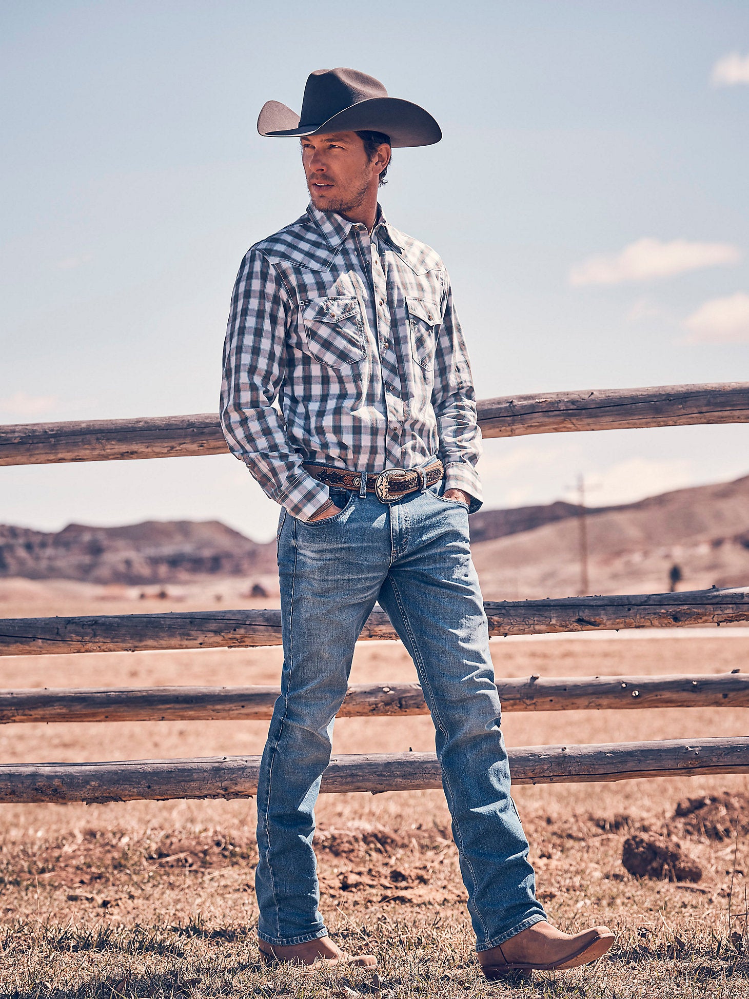 Men's Wrangler® 20x® 44 Slim Fit Straight Leg Jean In Breezy