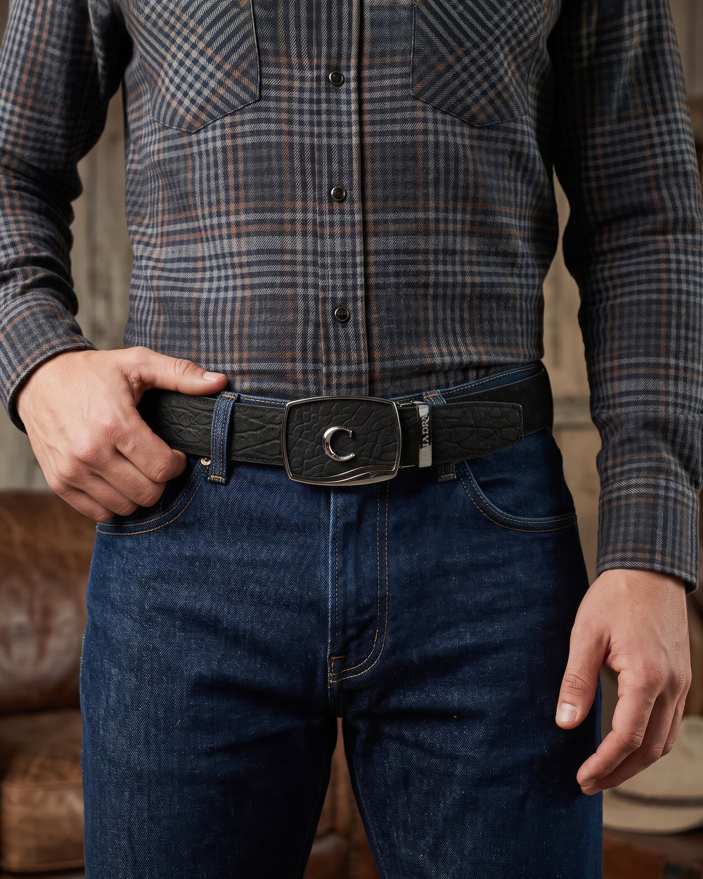 CV520TC_NEGRO-res-toro-cuello-suede-MO-IA_1000x.jpg