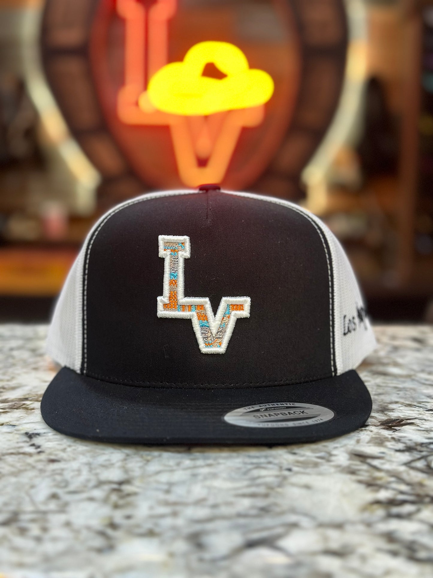 Los Vaqueros LV Logo Snapback Black/White Aztec