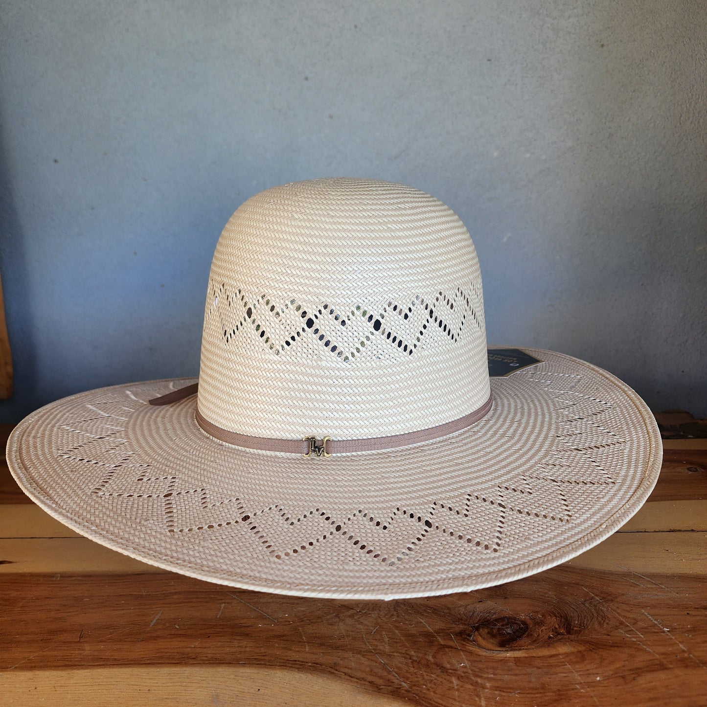 Los Vaqueros Straw Hat Open Regular Crown Hearts Tan White