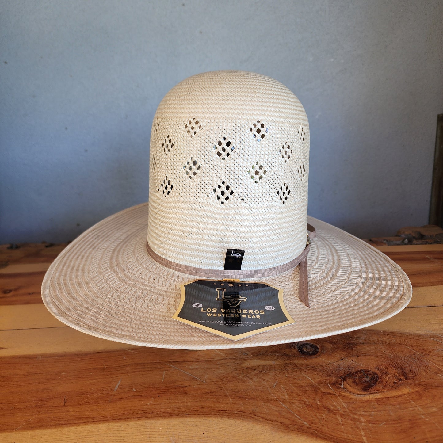 Los Vaqueros Straw Hat Open Tall Crown Diamond Conley Tan White