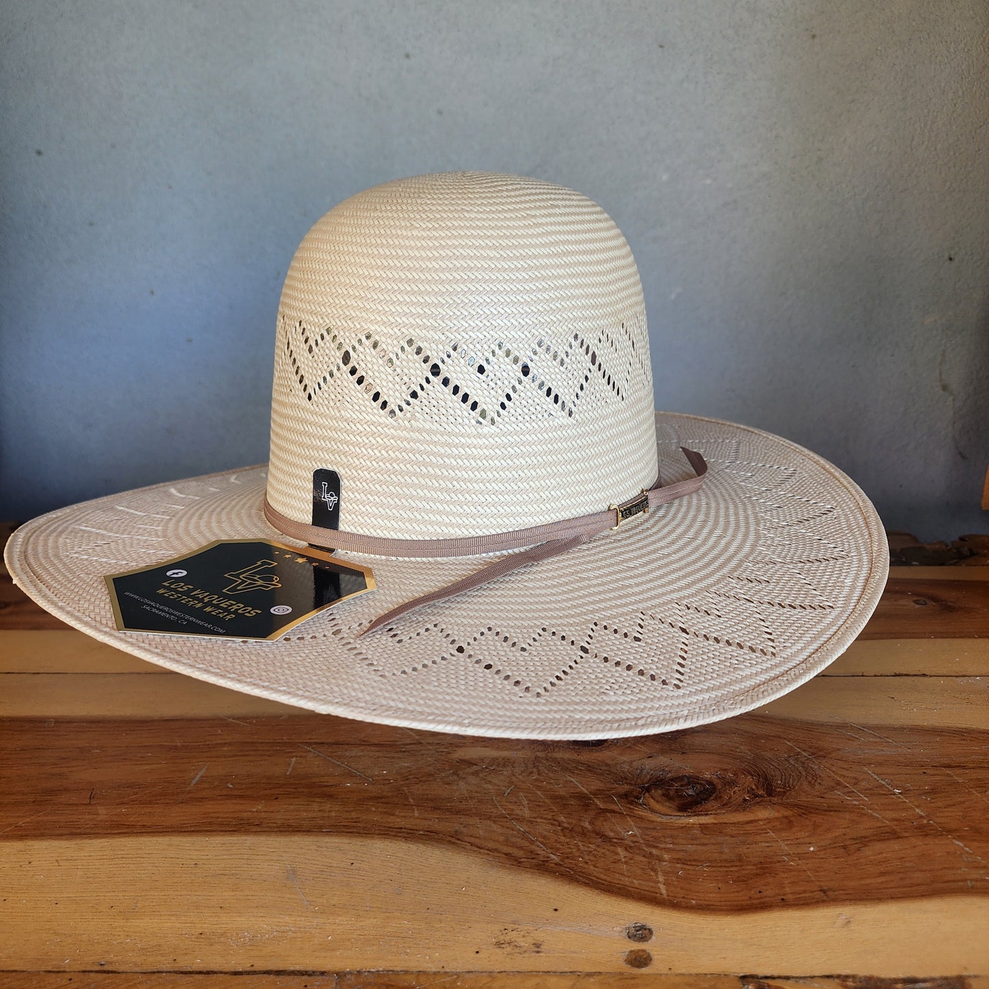 Los Vaqueros Straw Hat Open Regular Crown Hearts Tan White