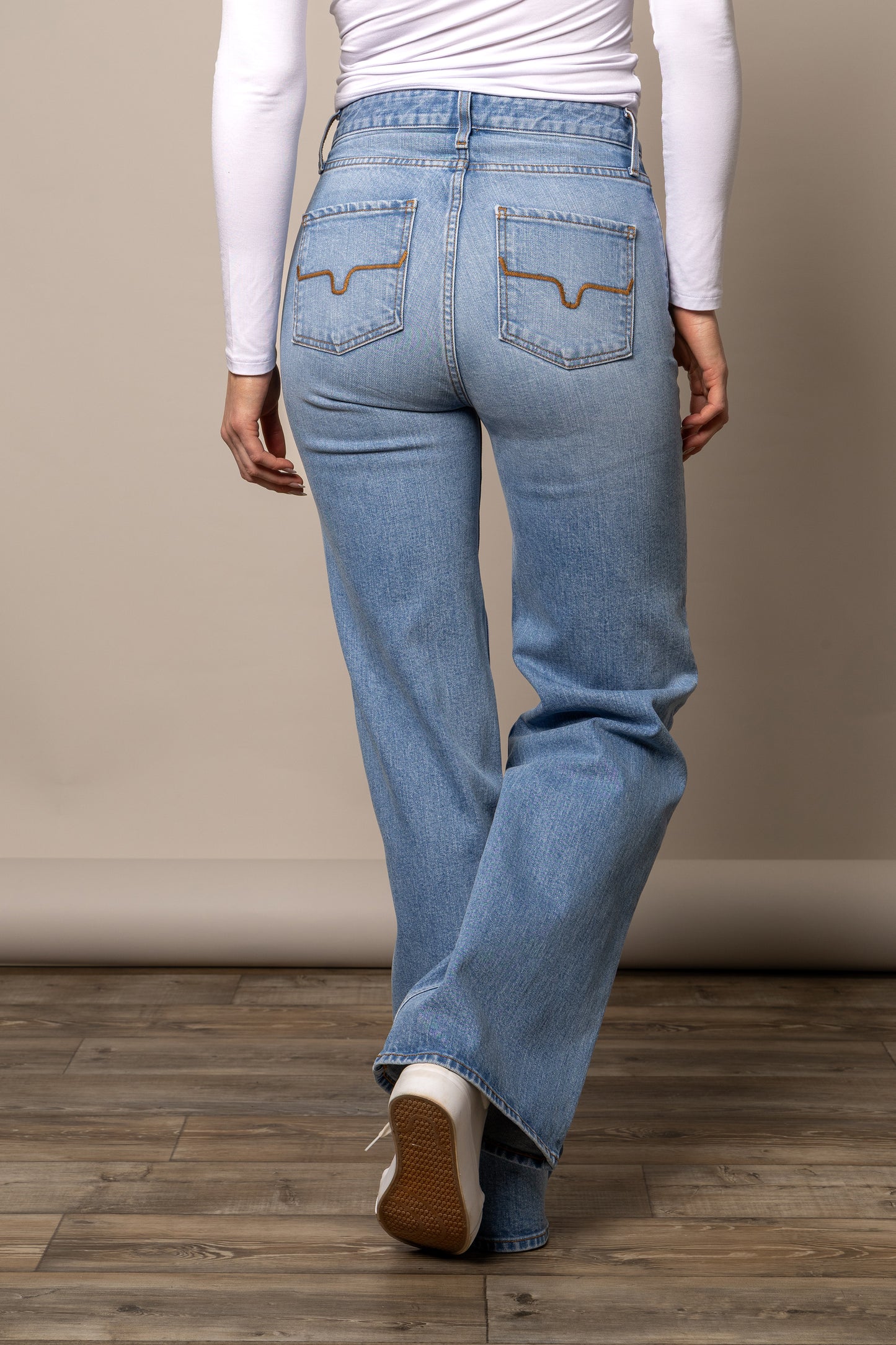 Kimes Ranch Women's Zoey Jeans In Light Wash