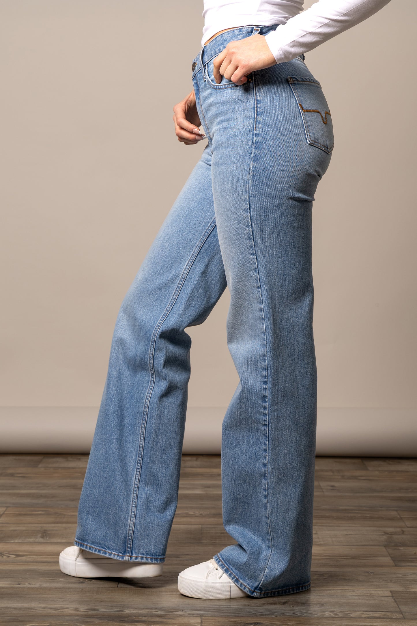 Kimes Ranch Women's Zoey Jeans In Light Wash